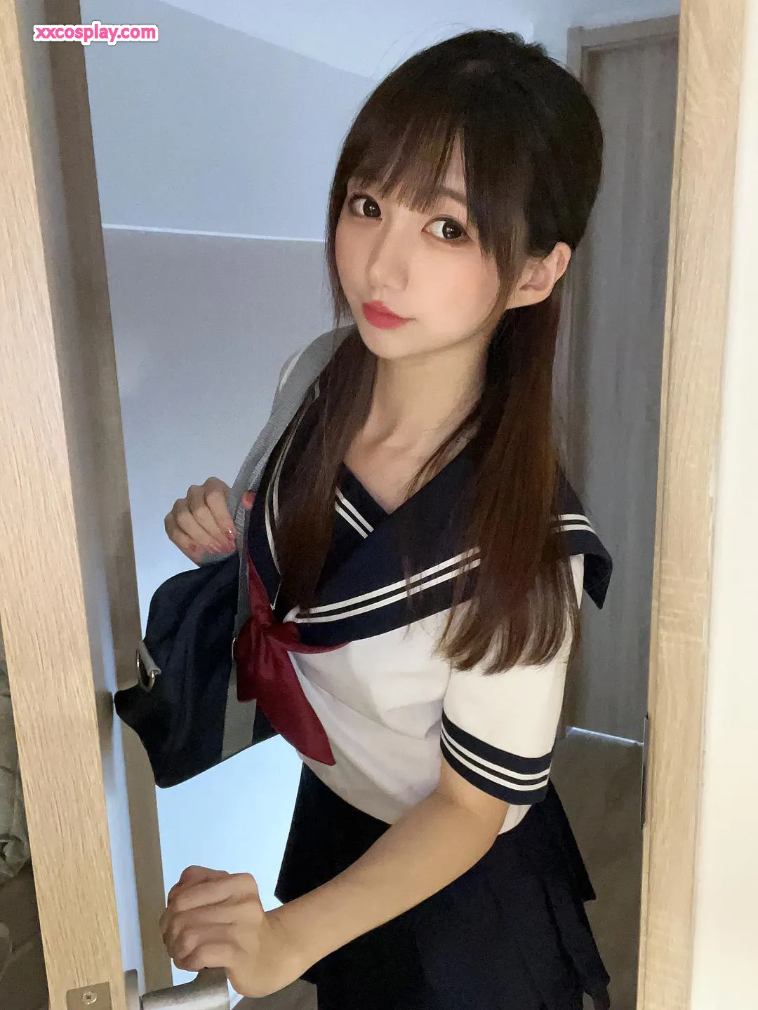 Nagesa魔物喵's Playful School Uniform Gravure